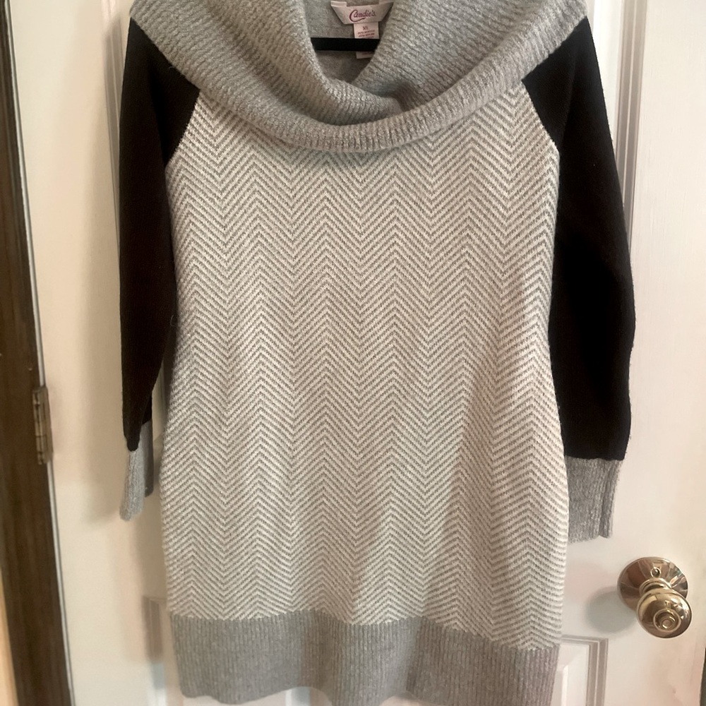 Candie’s Cowl Neck Tunic Sweater - M